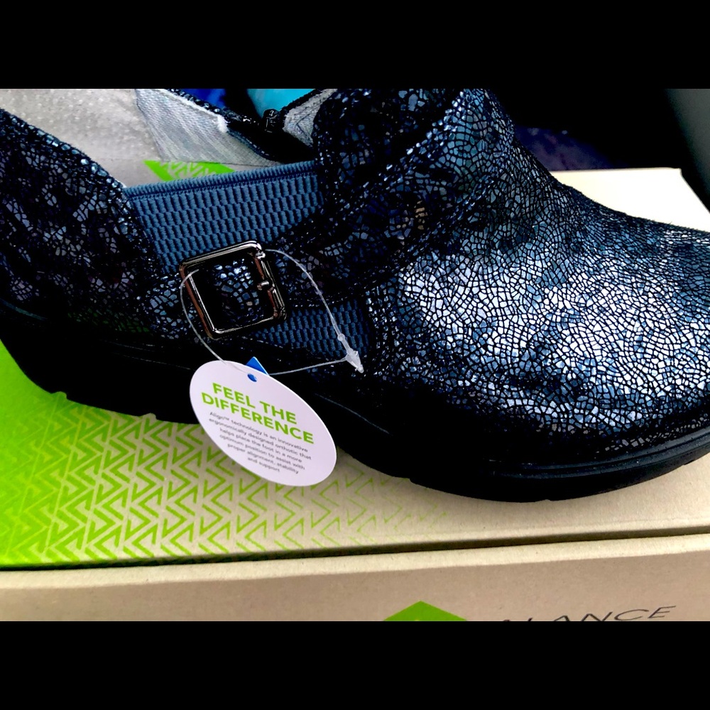New nursemates Align nurse clogs in deep sea blue